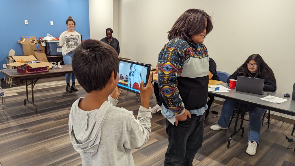Viewing a design in AR
